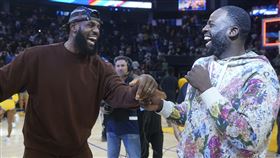 ▲詹姆斯（LeBron James）在格林（Draymond Green）禁賽期間暖心致電。（圖／美聯社／達志影像）