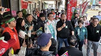 川流不息！王義川卓冠廷高人氣相挺莊競程