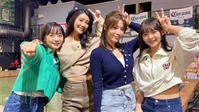  陳詩媛（左起）、林真亦、采蓁、陳詩雅PK釣蝦。