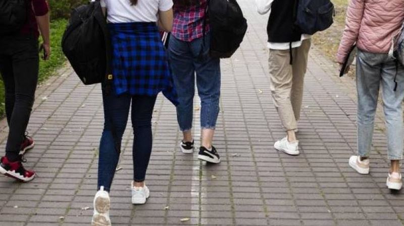 女大生被金主們包養！40分鐘不雅內容全錄