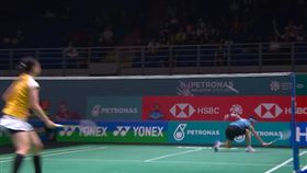 戴資穎大秀超狂的「No Look 反拍」。（圖／翻攝自BWF官方臉書）