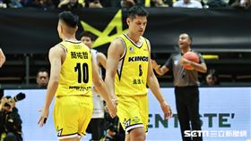 ▲東亞超級籃球聯賽，新北國王主場迎戰琉球黃金國王，楊敬敏被換下場休息。（圖／記者劉彥池攝影）