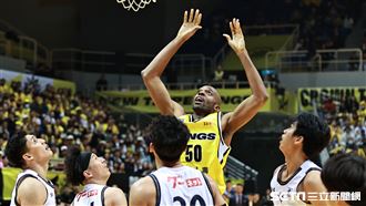 家暴案被禁賽整季　戴維斯釋出監視器自證