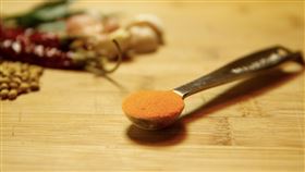 薑黃https://www.flickr.com/photos/summertomato/5607145136/in/photostream/lightbox/