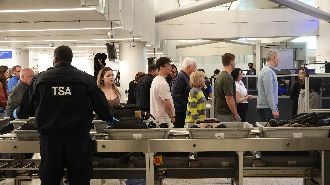 美國土安全部局部停擺　機場安檢首當其衝