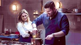 《歡迎光臨黑手黨餐廳》美好和罪惡的文化體現。（圖／海鵬提供）