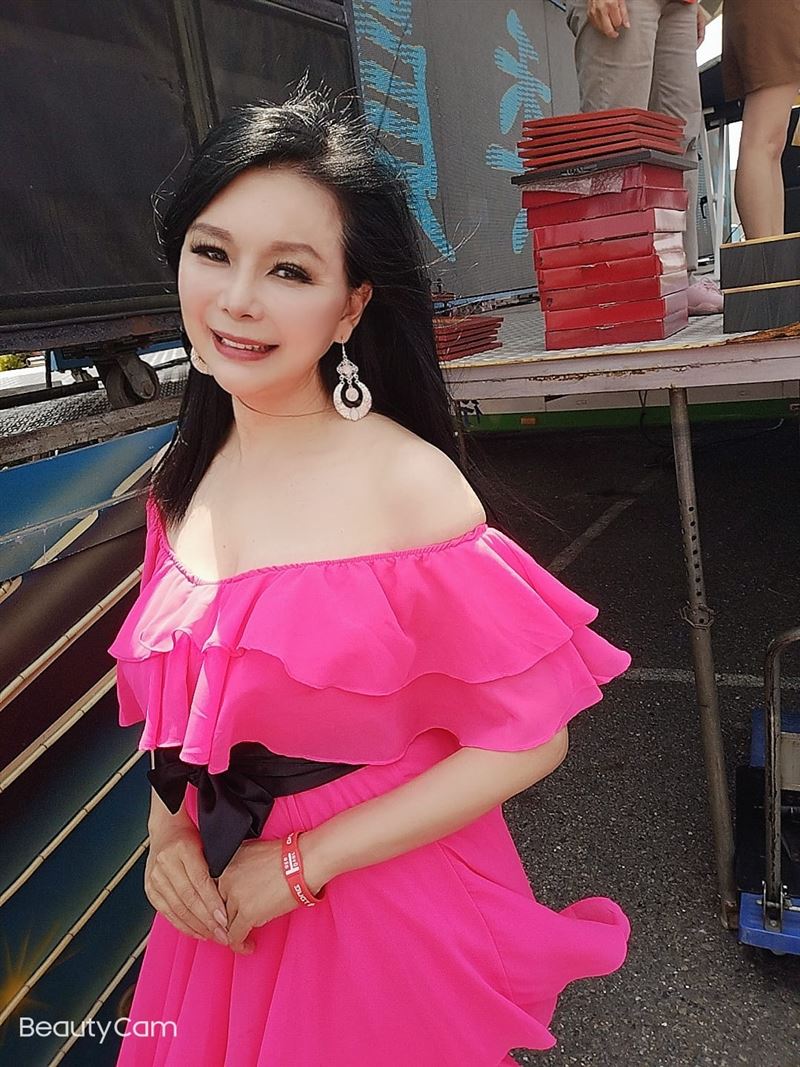 林玉紫離婚。(圖/翻攝自臉書)