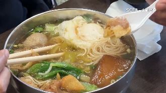 中興新村銅板美食　招牌麵蔥油餅排隊首選
