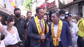▲侯友宜郭台銘柯文哲葫蘆寺抬轎.侯郭互動