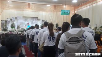 張誌家驟逝舉辦告別式　近300名親友送行