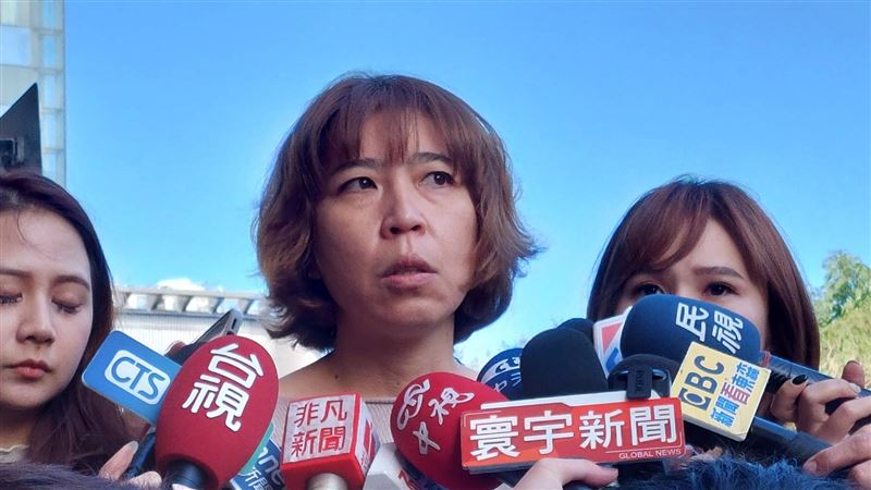 周孟蓉再曝與郭董談話：柯要見先找周典論
