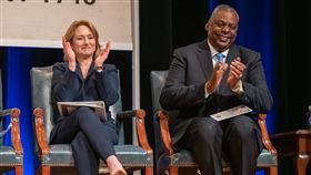 美國國防部副部長希克斯（左）、美國國防部部長奧斯汀（右）（圖／翻攝自X @DepSecDef）