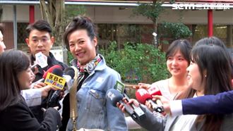 吳欣盈現身吳興國小投票：投完去喝咖啡