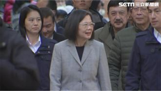 蔡英文赴秀朗國小投票　余天也到場