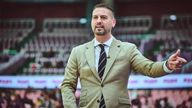 台啤雲豹與洋教練歐森（Michael Olson）分道揚鑣。（圖／台啤雲豹提供）