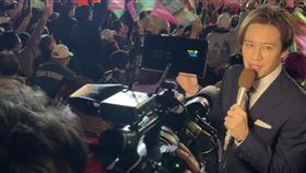 瑛士昨晚現身賴清德選前之夜。（組合圖／翻攝自60sec_news_tx推特）