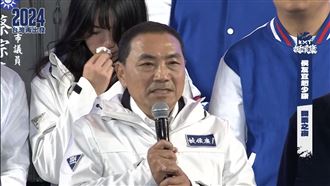 侯友宜「後面正妹狂哭」！網洗版：她是誰