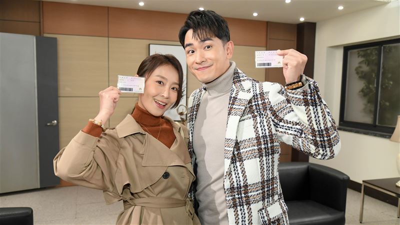 天道CP將修成正果　陳謙文林昀希曬身分證
