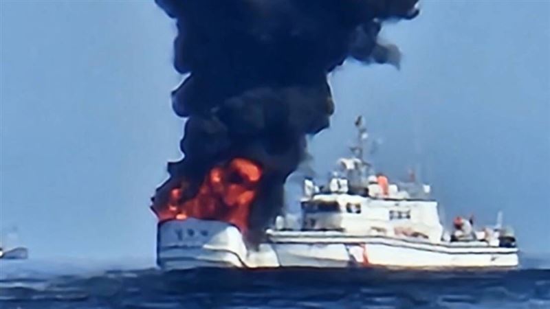 龜山島海域火燒船　台籍船長船員跳海逃生