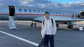 ▲大谷翔平9日秘密返日，道奇球團公關團隊放出煙幕彈，掩護大谷翔平登機。（資料圖／翻攝自大谷翔平官方Instagram）