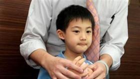 鄭運鵬與兒子德德(1922防疫達人)