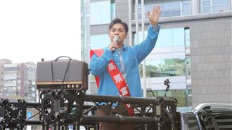 男星驚喜現身北市謝票　超狂身分引關注