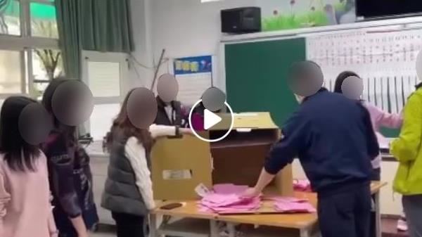 網傳投票箱夾層藏票　查核中心：錯誤訊息
