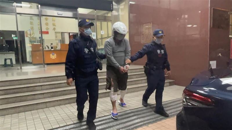 不滿前妻另結新歡　醋男抓狂潑汽油燒死他