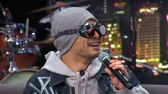 黃明志登《夜夜秀》點評：台灣政治很好笑