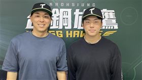 ▲台鋼雄鷹2位日籍投手笠原祥太郎、小野寺賢人抵台春訓。（圖／台鋼雄鷹球團提供）
