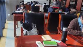 中國,失業,圖書館,待業,經濟,裁員

中國失業率狂飆！待業民眾圖書館「假裝上班」

（圖／翻攝自頭條新聞微博）