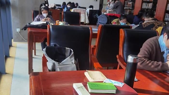中國失業率狂飆！待業民眾圖書館假裝上班