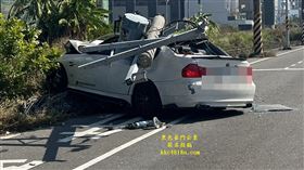 車禍,台江大道,BMW,電線桿,折斷