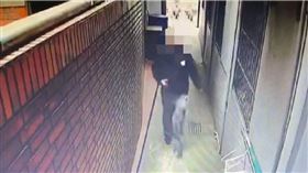 蘇女的愛鳥無故遭黑男人偷竊，讓他氣得趕緊報警求助。（圖／警方提供）