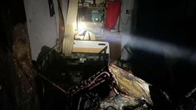 澎湖縣白沙鄉鳥嶼村民宅於凌晨時發生火警，造成屋內1名行動不便的52歲男子不幸葬身火海。（圖／翻攝畫面）