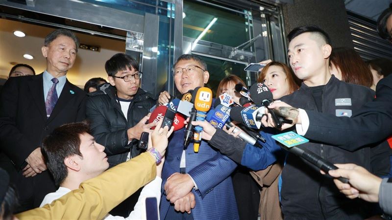 謝立功爆料2年條款僅1人簽！柯文哲這樣說
