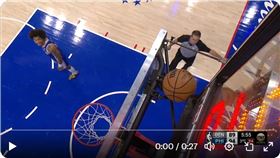 ▲76人、金塊之戰，發生球卡在籃架上的插曲。（圖／翻攝自76人推特）