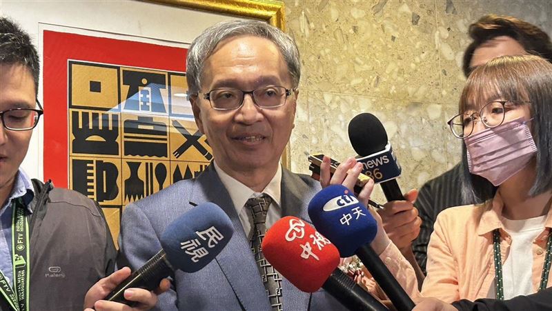 高端過EUA就保密 薛瑞元：要等良辰吉日嗎