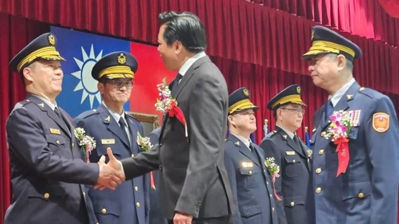 新北分局長、大隊長布達交接 副市長主持