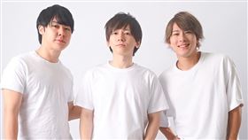 AV男神林太一（左起）、向理來、東雲怜彌搶先快閃宣傳公益售票。（圖／TAE提供） 