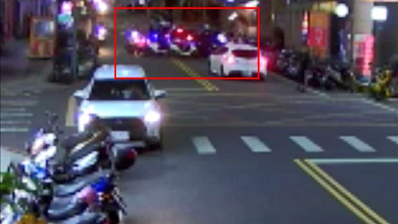 幫女友人夾菜　情侶街頭大吵警到場全送辦