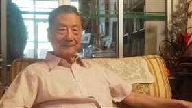 中國經濟學家茅于軾中國著名經濟學家茅于軾近日在北京家中接受中央社的訪問。對於自己的社群媒體帳戶被封，書也不能出版，他有感而發說：「我們一死，跟中國就沒有連繫了。」中央社記者周慧盈北京攝　107年6月19日