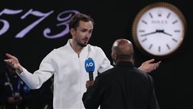 ▲梅迪維夫（Daniil Medvedev）澳網次輪鏖戰超過超過4小時20分，在19日凌晨3點40分獲勝。（圖／美聯社／達志影像）