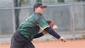 ▲張奕與台鋼簽下自主培訓合約，18日與台鋼一起展開春訓。（圖／台鋼雄鷹球團提供）