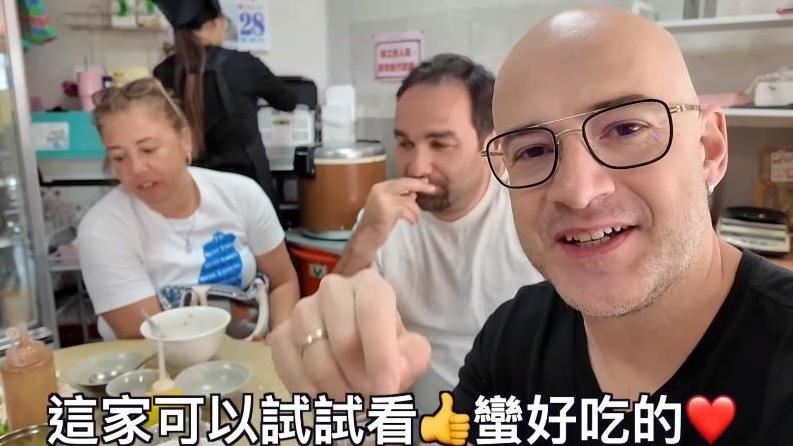 吳鳳攜家人台南行　吃牛肉湯評價這樣說