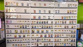 記者近日發現便利商店的菸架出現很「空」的狀態，許多菸品不見蹤影。（圖／記者簡浩正攝影）