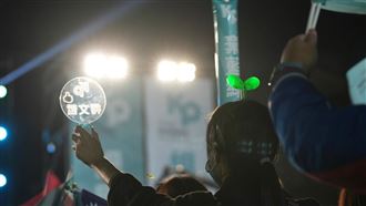 柯粉不哭！柯文哲小草運動累積13萬筆聲量　民調封關期間小草爆衝變大樹
