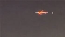 波音747-8貨機「引擎起火」。（圖／翻攝自X）