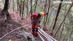 航特兵休假到台中馬崙山深夜打獵未歸疑墜崖，警消搜尋。（圖／翻攝畫面）