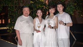 方芳芳老公兒子媳婦(本人提供)